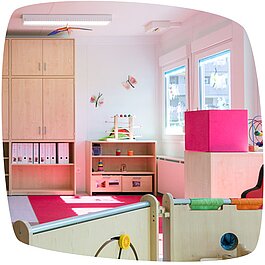 Die Öffnungszeiten der KJF Kindertagesstätte in Diedorf Lettenbach